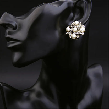 Simulated Pearls Stud