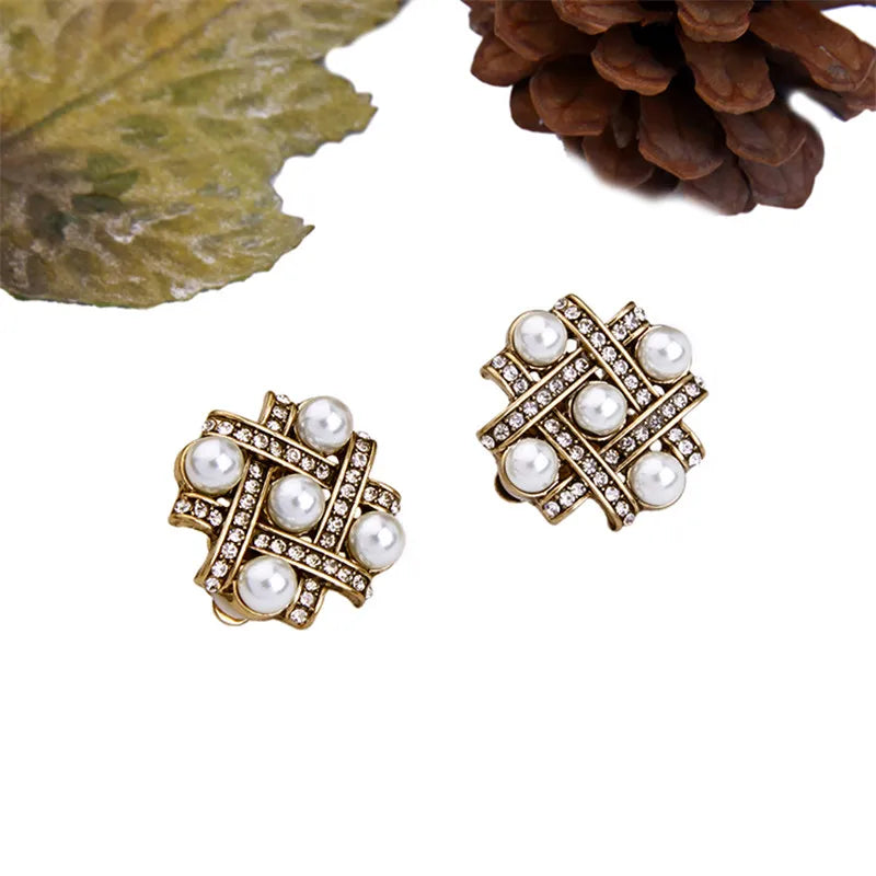 Simulated Pearls Stud