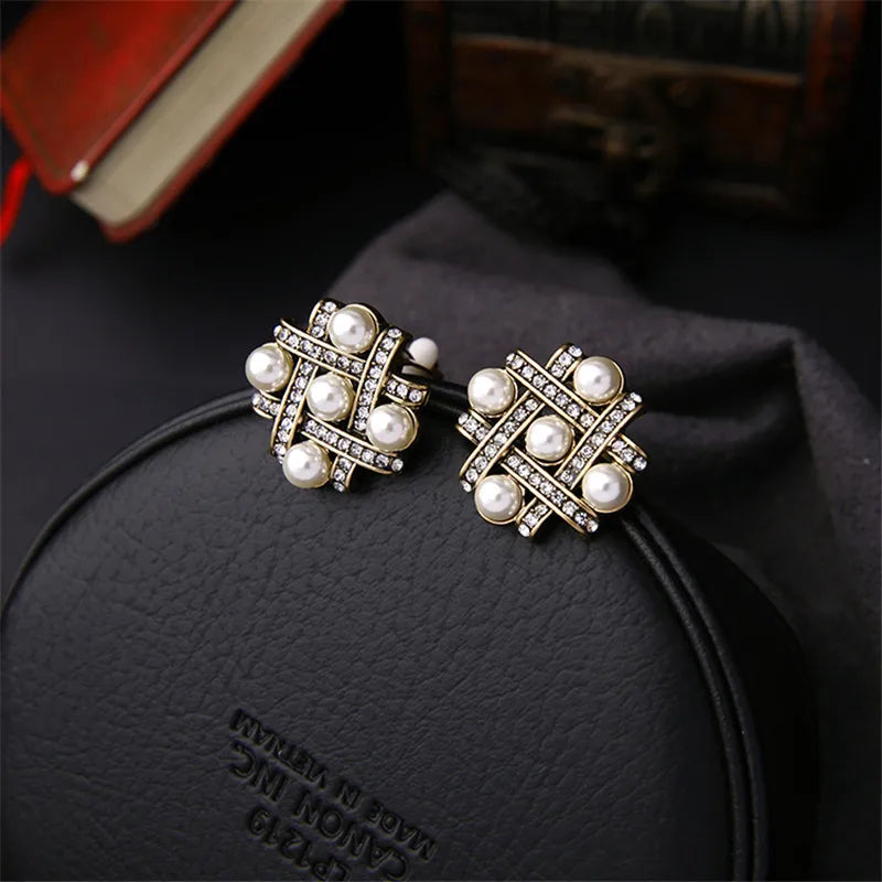 Simulated Pearls Stud