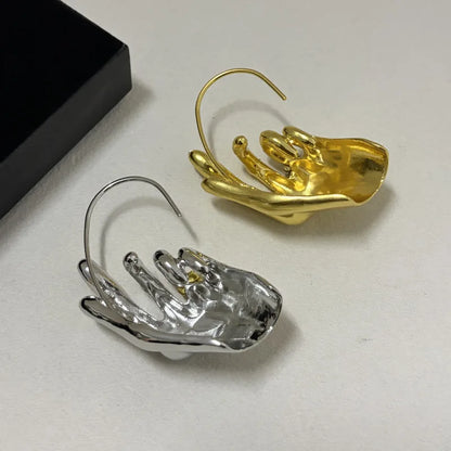 1PCExaggertaed Metal Hand Left Earcuff